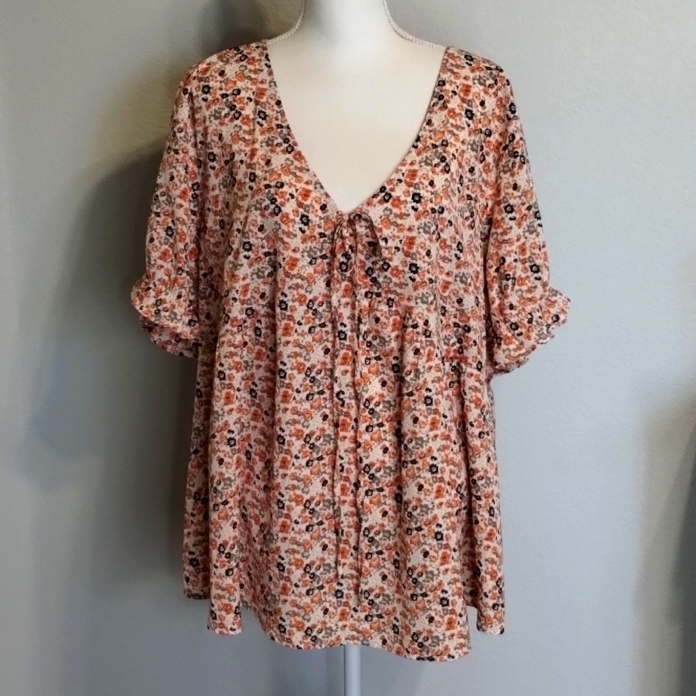Branded Curve 2X Floral Daisy Blouse Peach/Gray/White